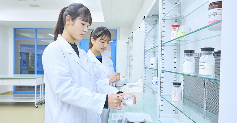薬学科
